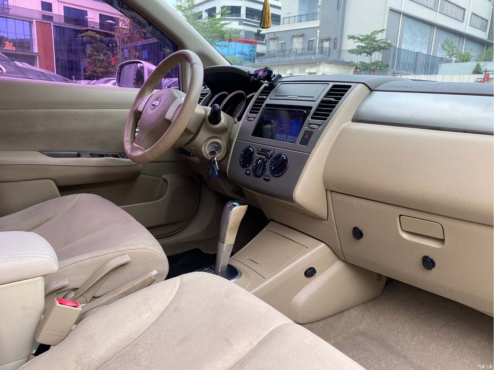 Nissan Tiida, 2011 13