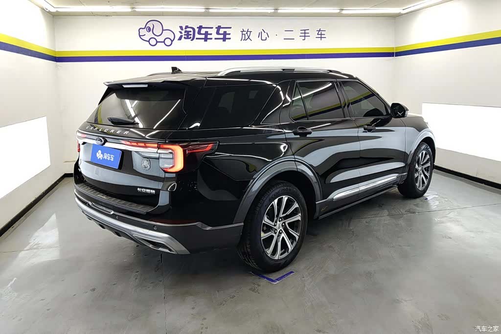 Ford Explorer, 2023 3