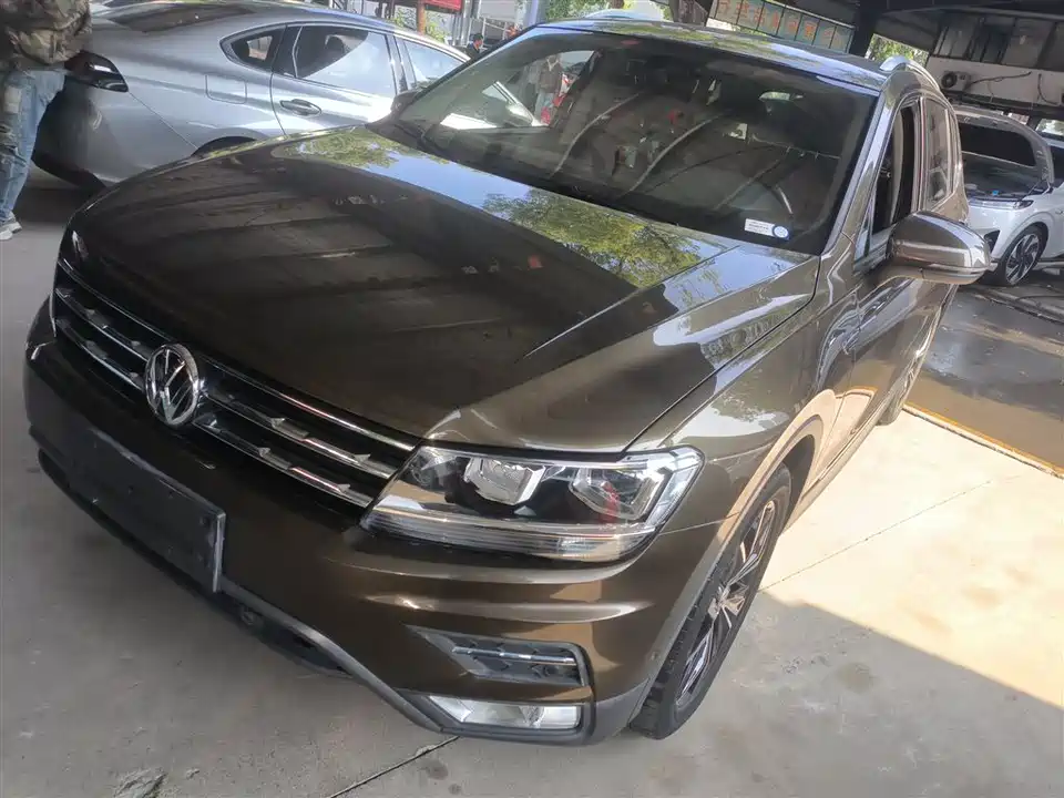 Volkswagen Tiguan L
