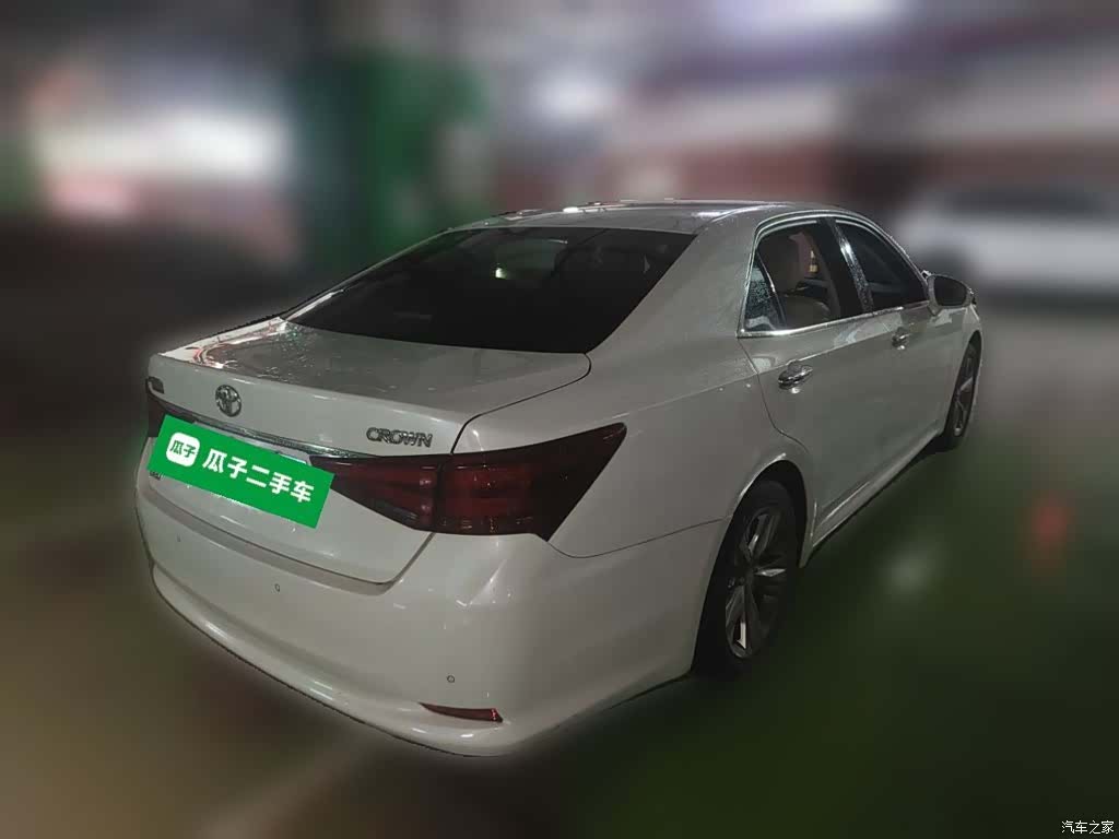 Toyota Crown, 2015 все фото