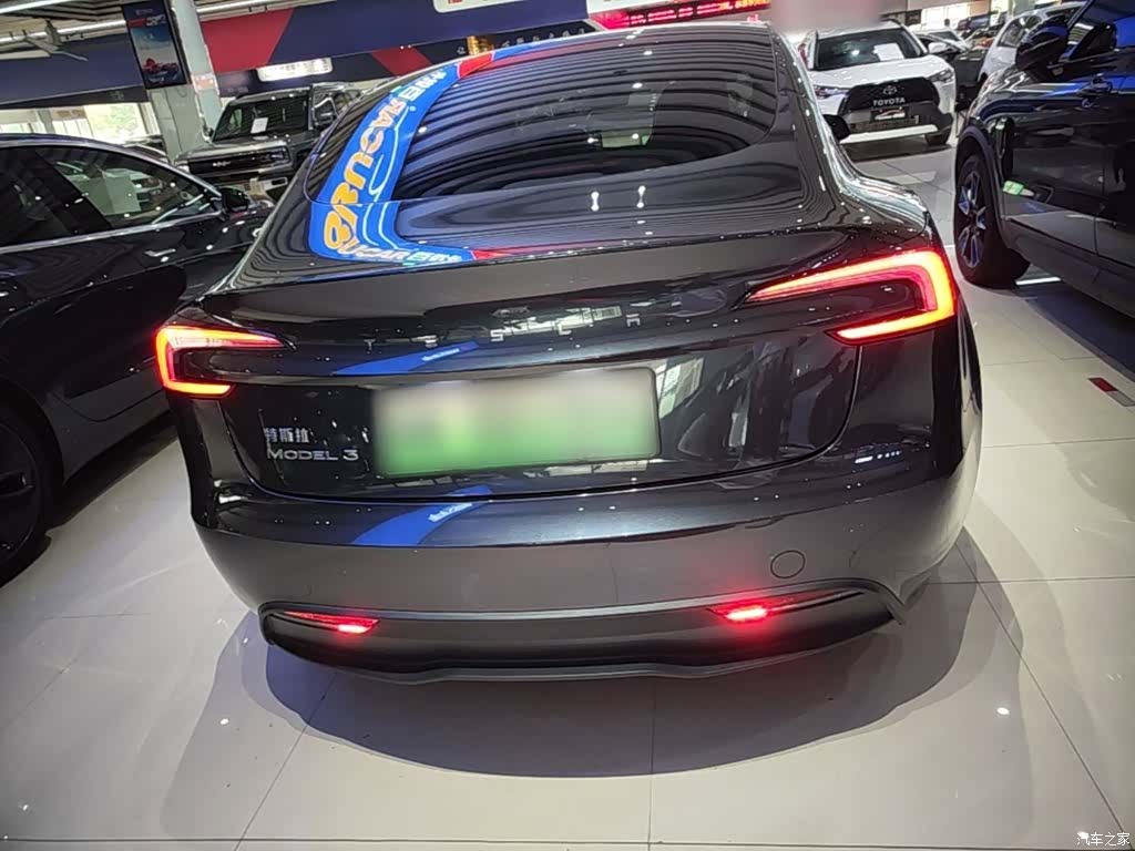 Tesla Model 3, 2024 6