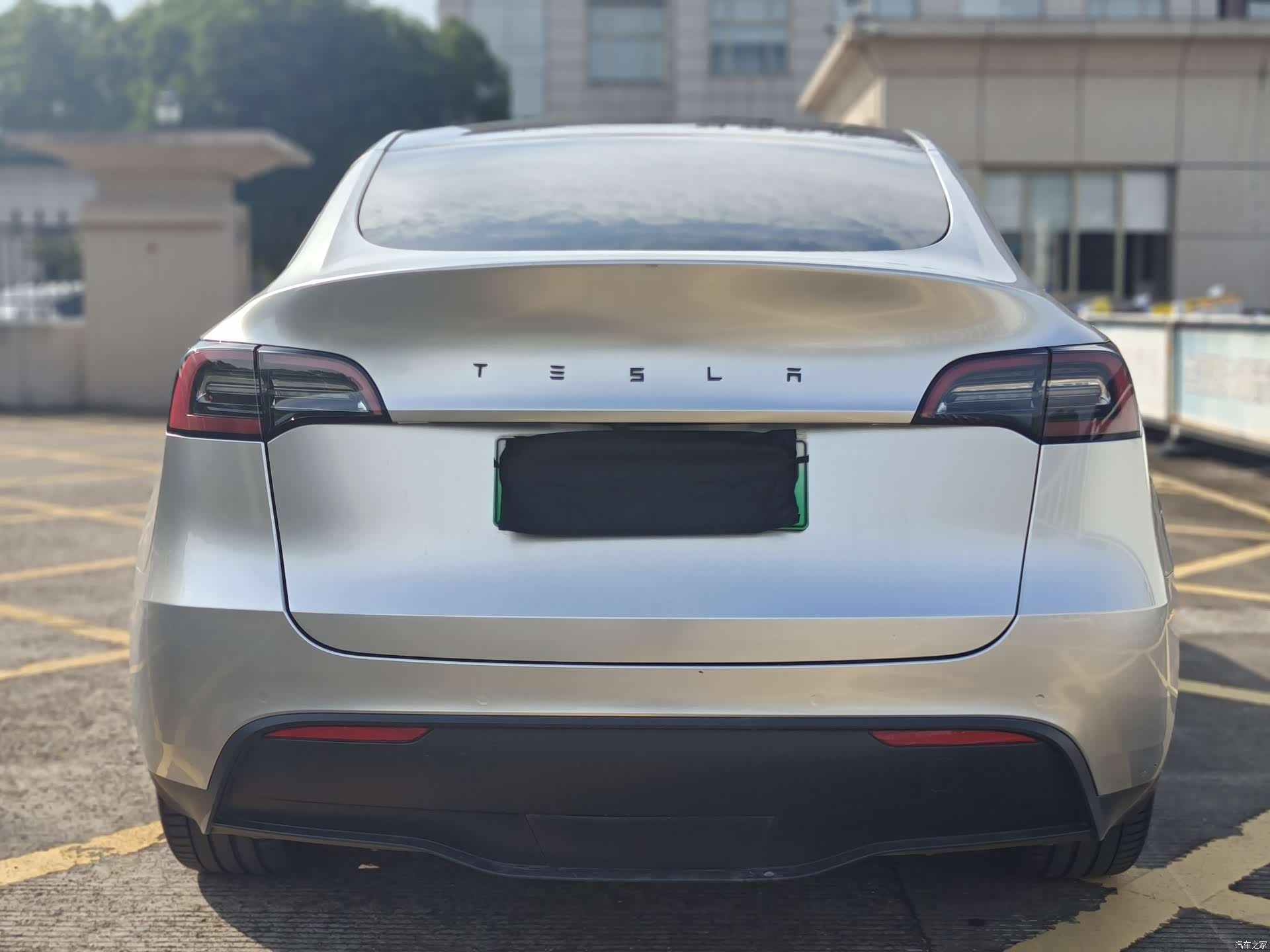 Tesla Model Y, 2023 10