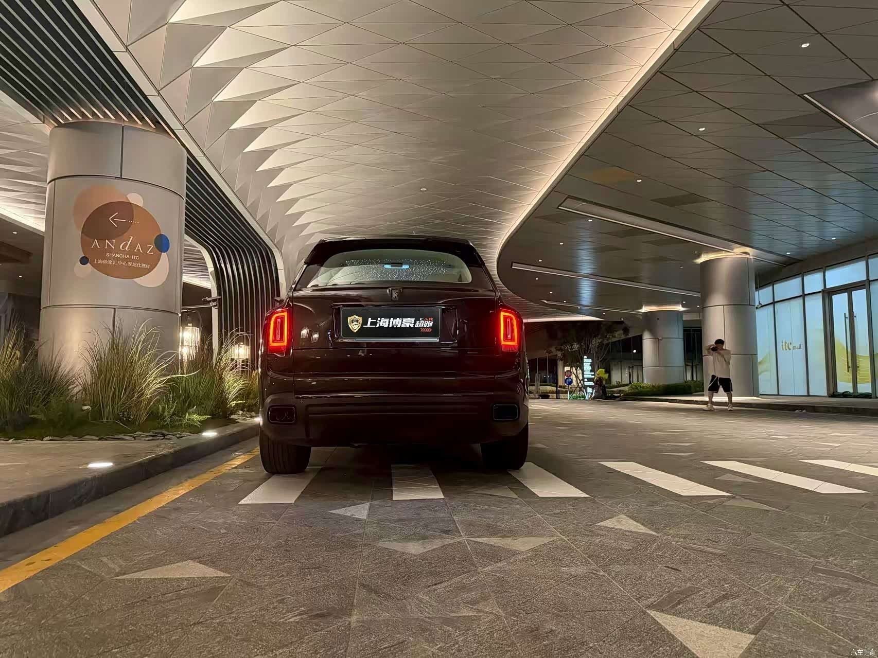 Rolls-Royce Cullinan, 2024 4