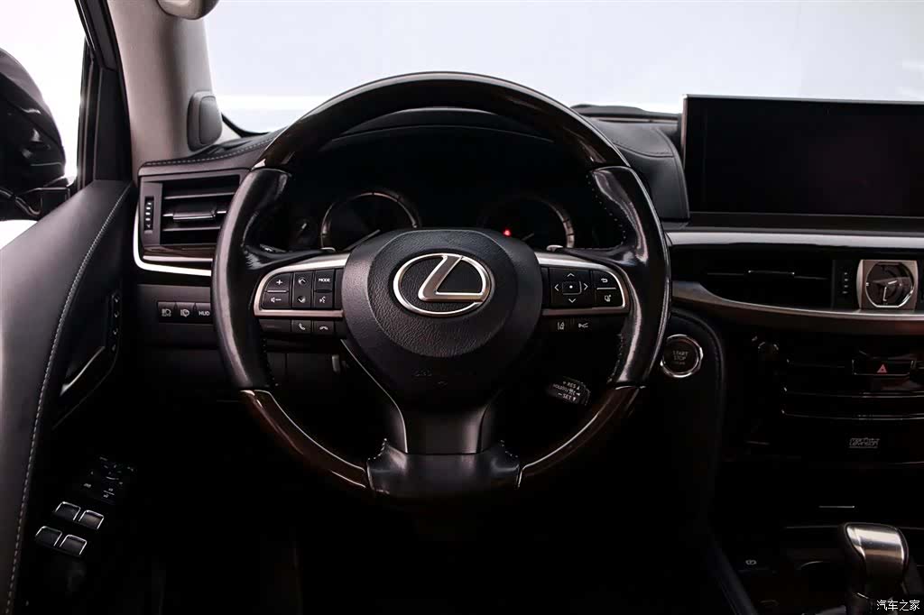Lexus LX, 2019 7