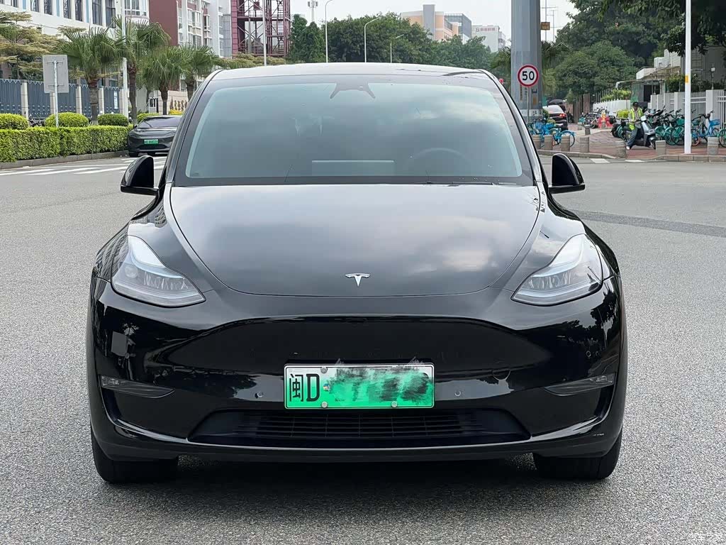 Tesla Model Y, 2023 3