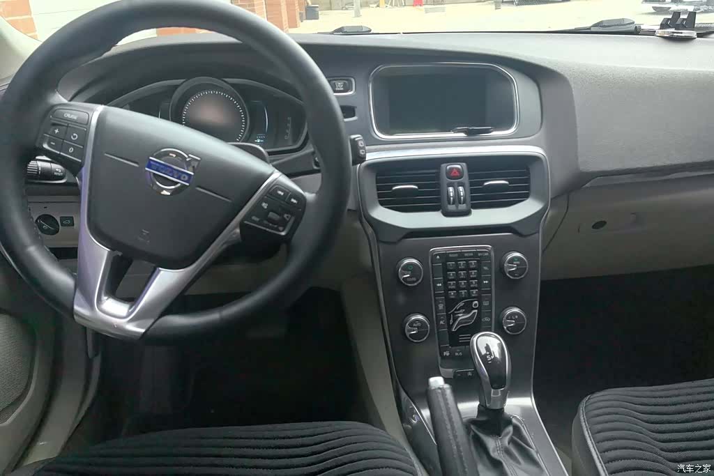 Volvo V40, 2013 12
