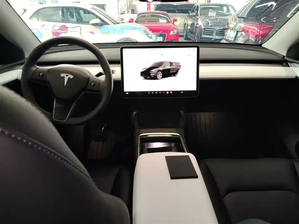 Tesla Model Y Tesla Model Y