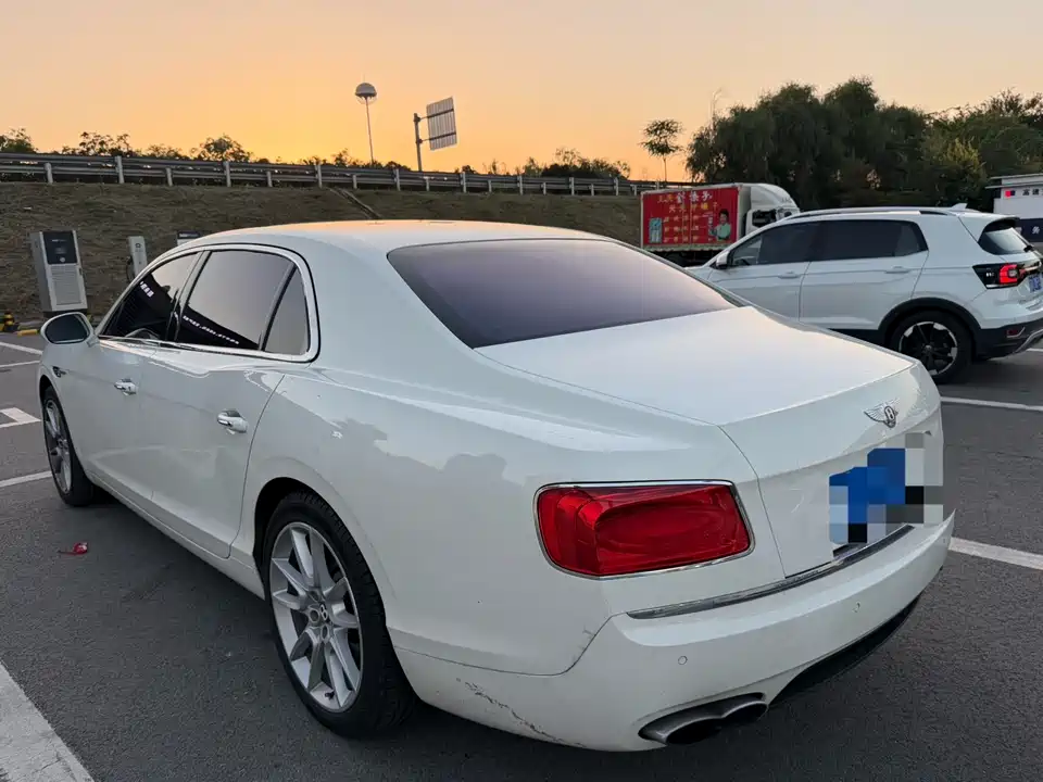 Bentley Flying