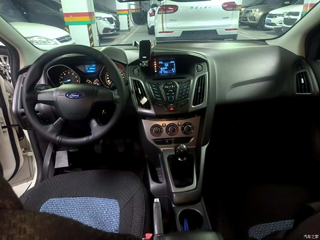 Ford Focus, 2015 10