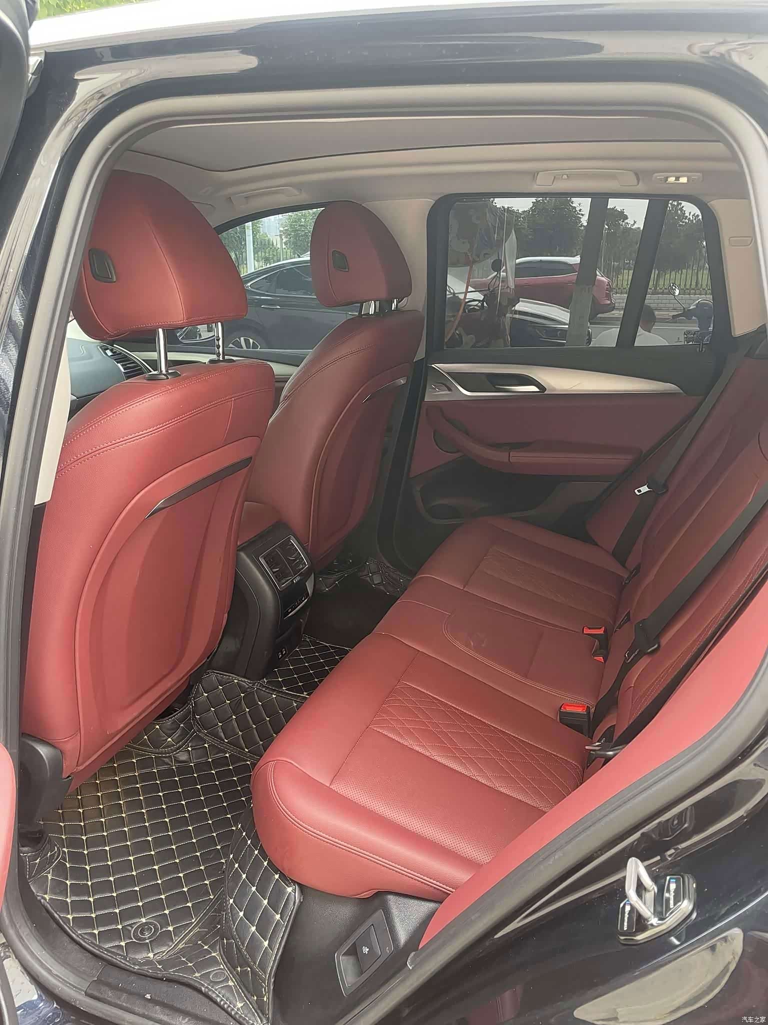 BMW iX3, 2023 все фото