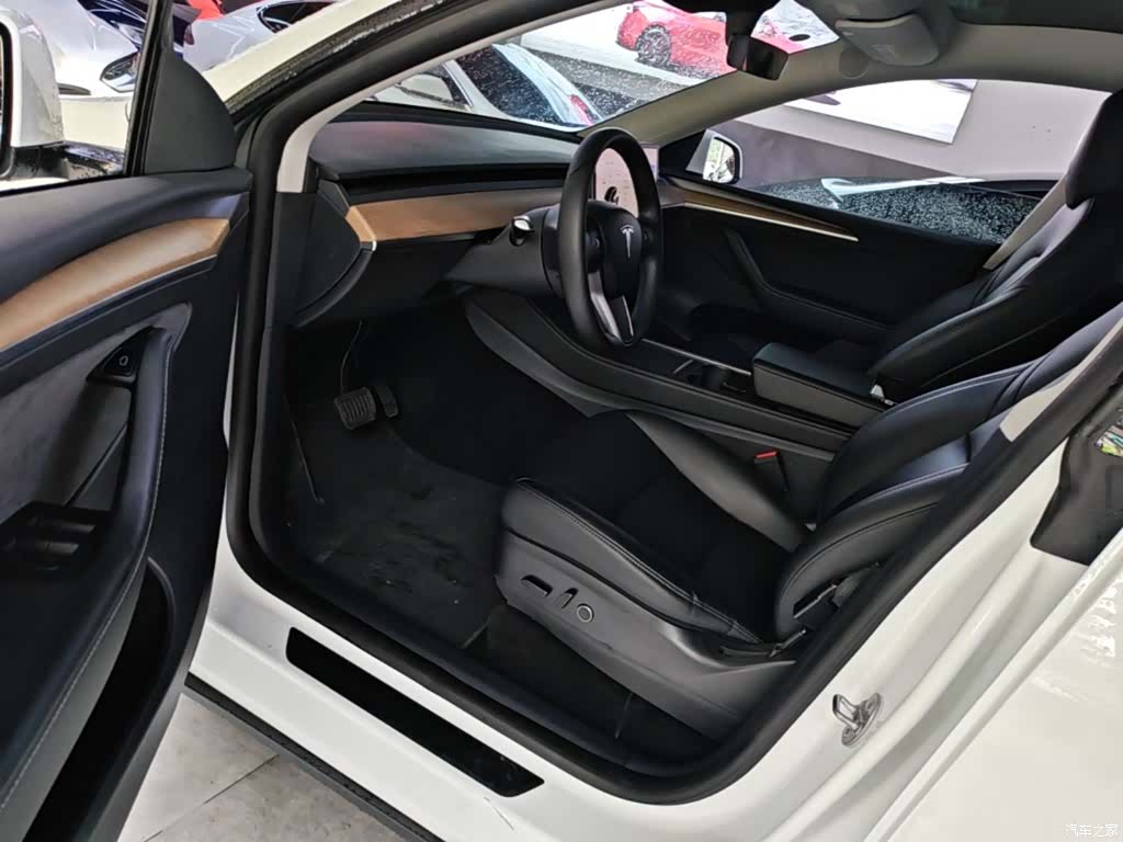 Tesla Model Y, 2021 16