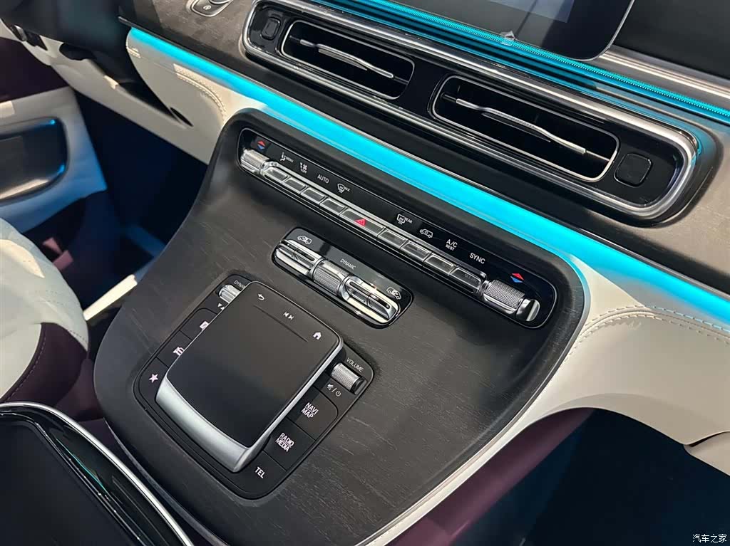 Mercedes-Benz 7, 2026 8