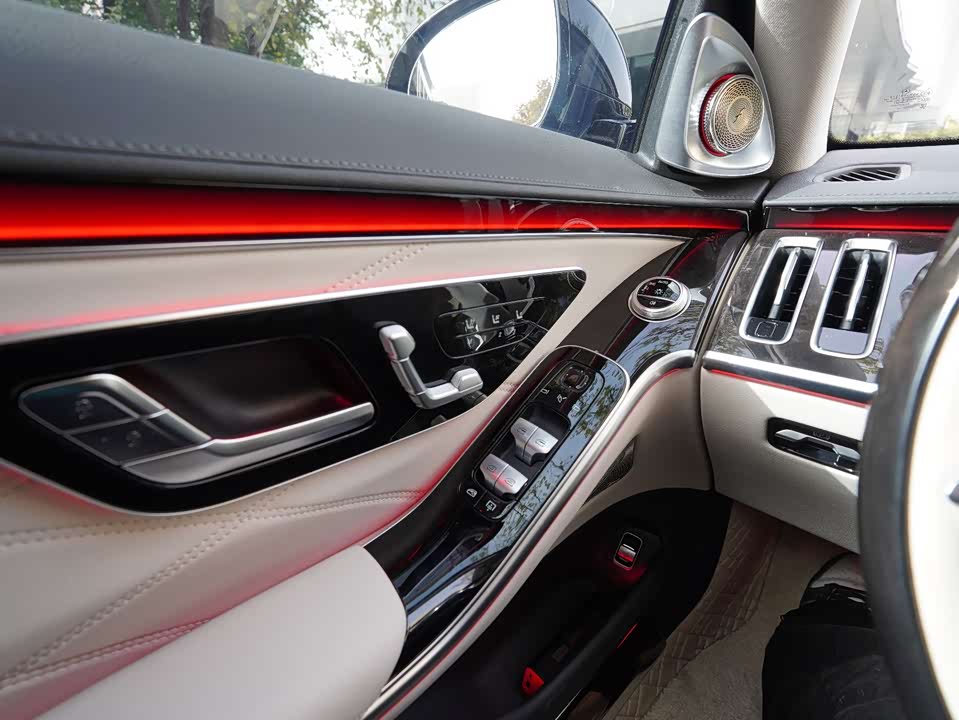 Mercedes-Benz Maybach S-class