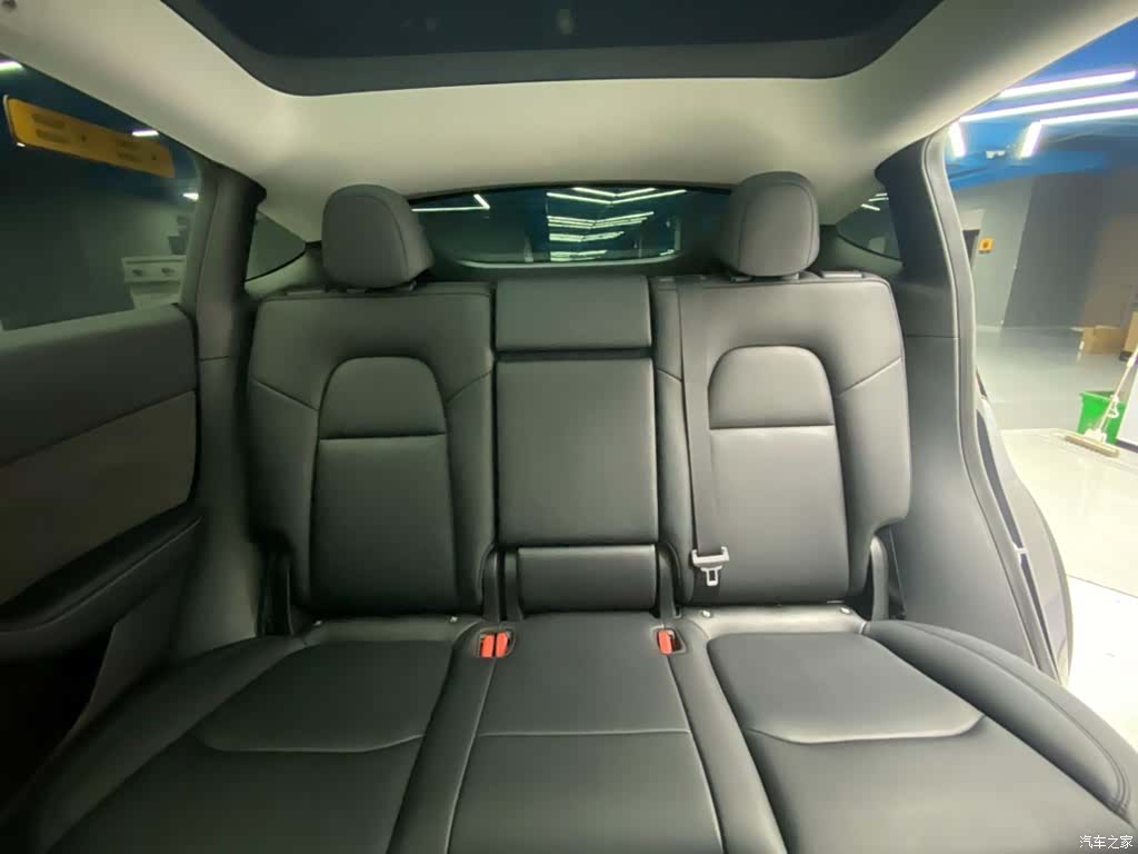Tesla Model Y, 2024 24