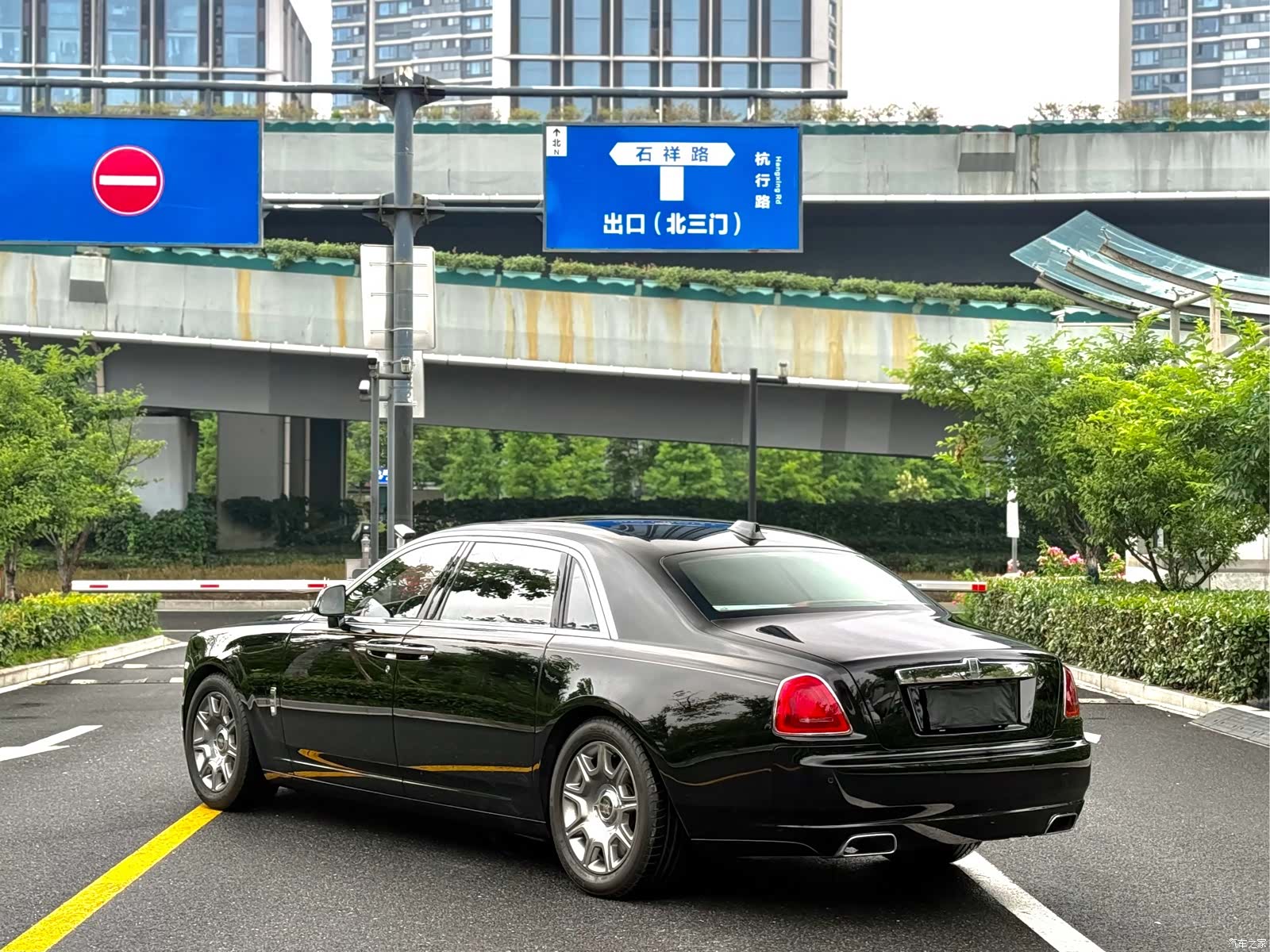 Rolls-Royce Ghost, 2019 9