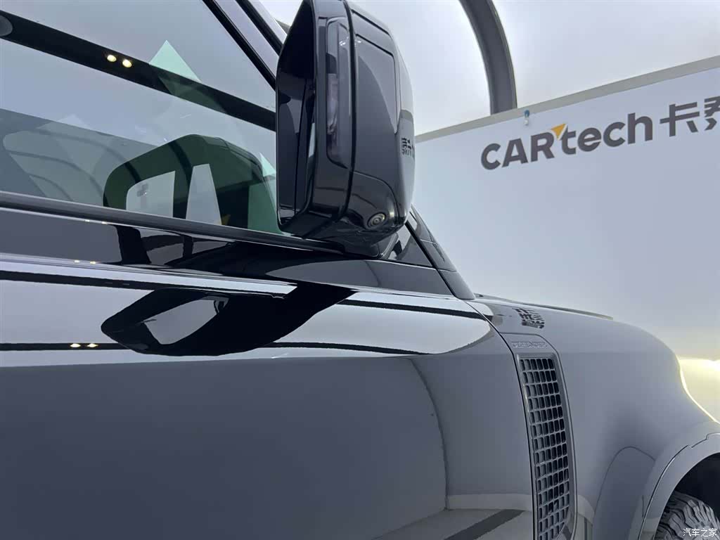 Land Rover Defender, 2024 6