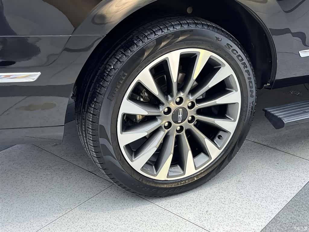 Lincoln Navigator, 2019 8