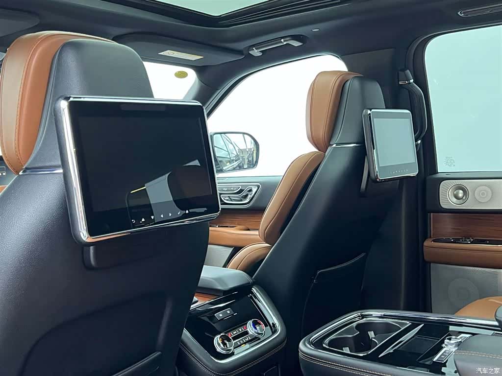 Lincoln Navigator, 2019 21
