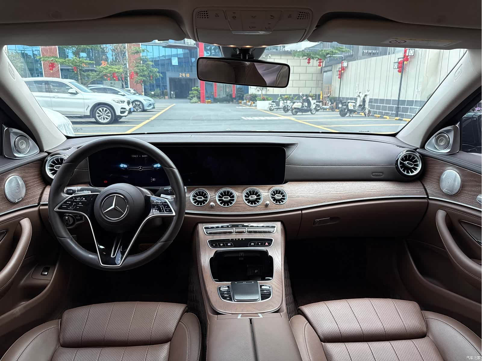 Mercedes-Benz E-Class, 2022 4