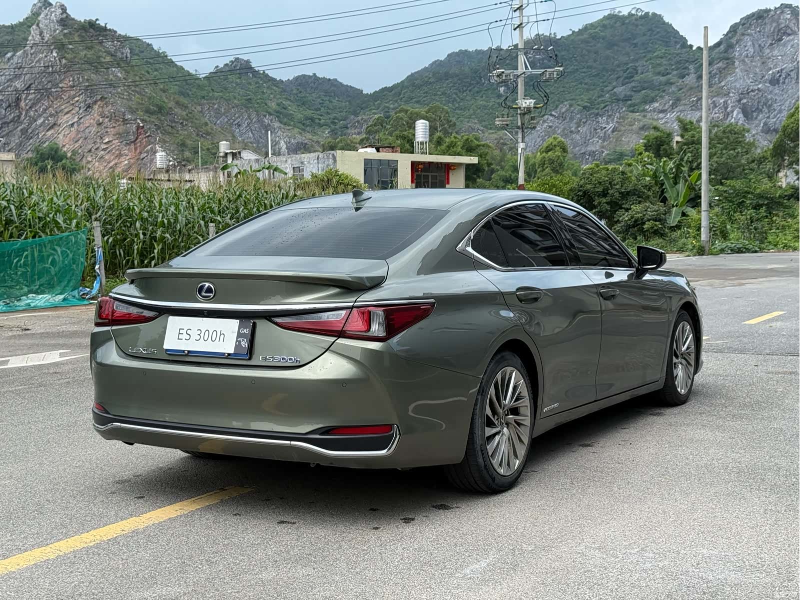 Lexus ES, 2019 9