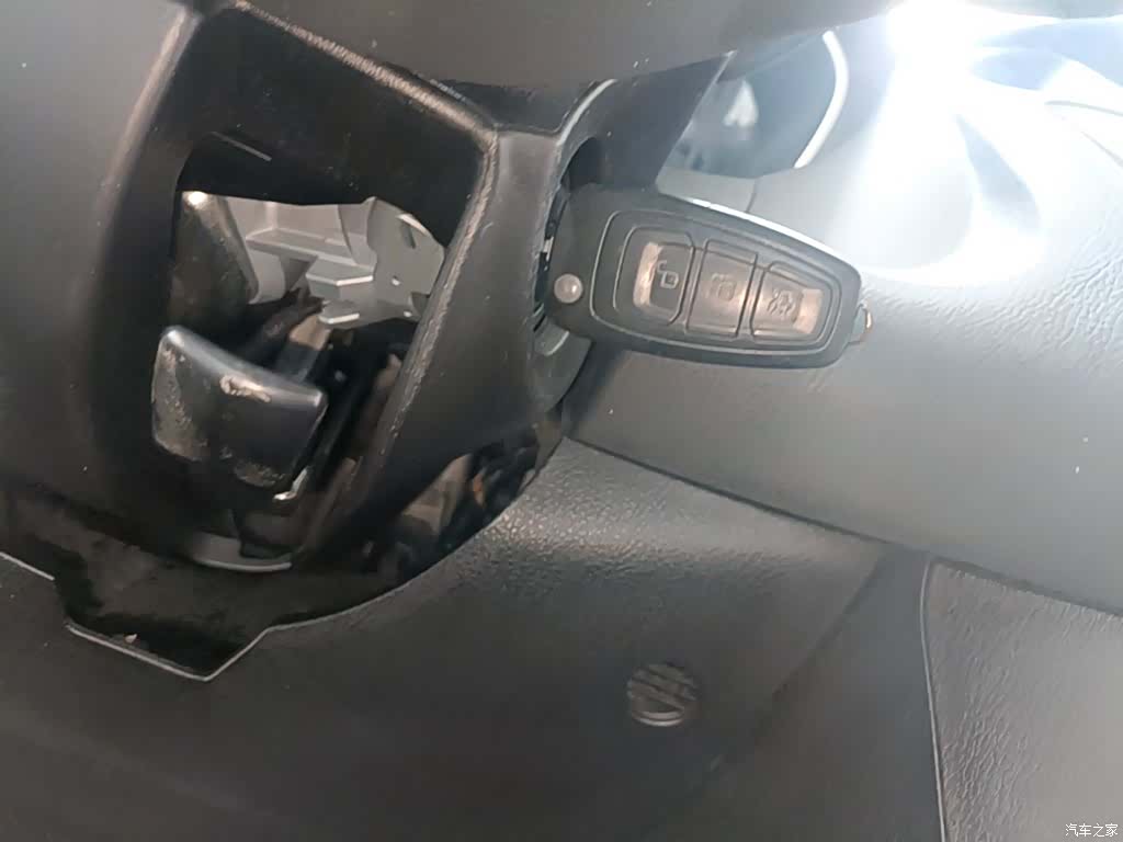 Ford Focus, 2014 9