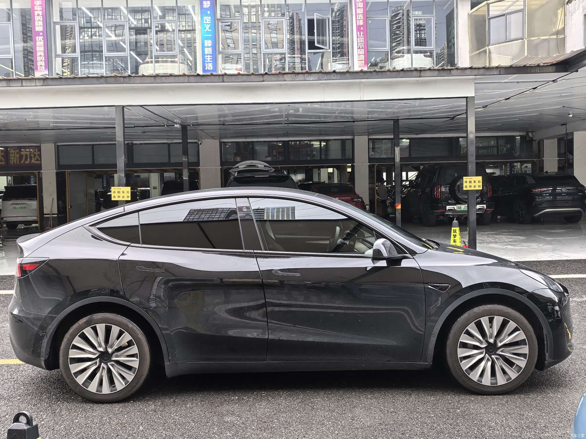 Tesla Model Y, 2023 6