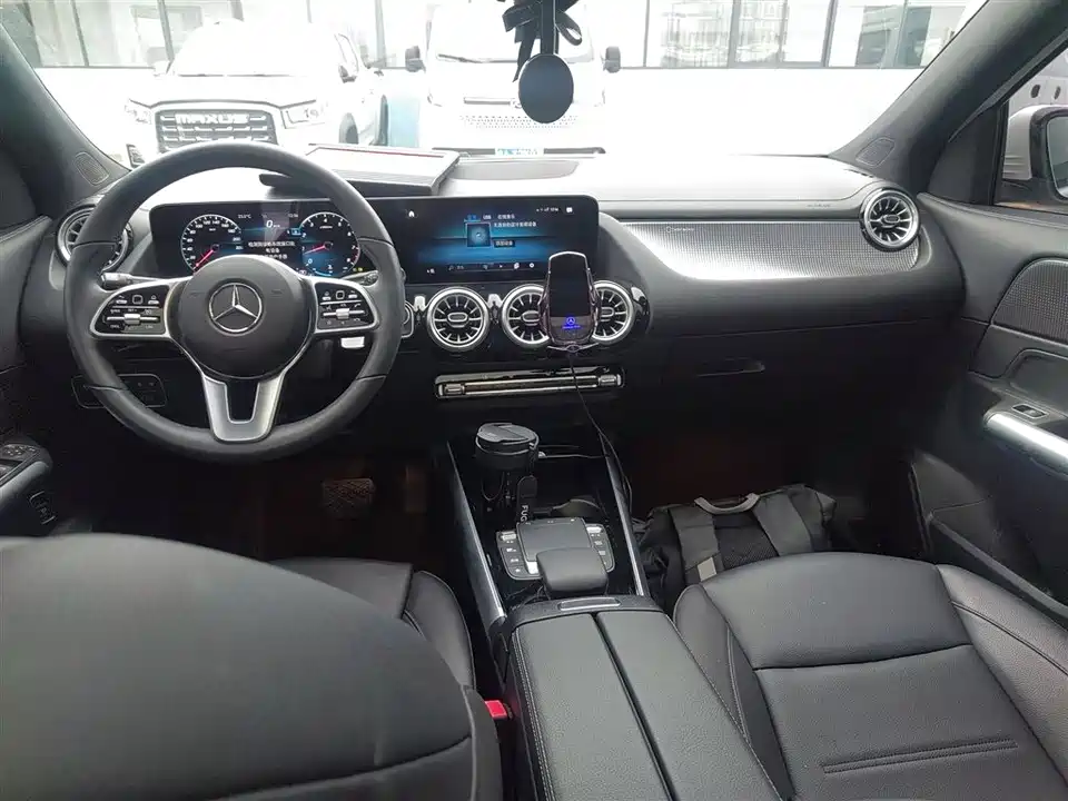 Mercedes-Benz GLA Mercedes-Benz GLA