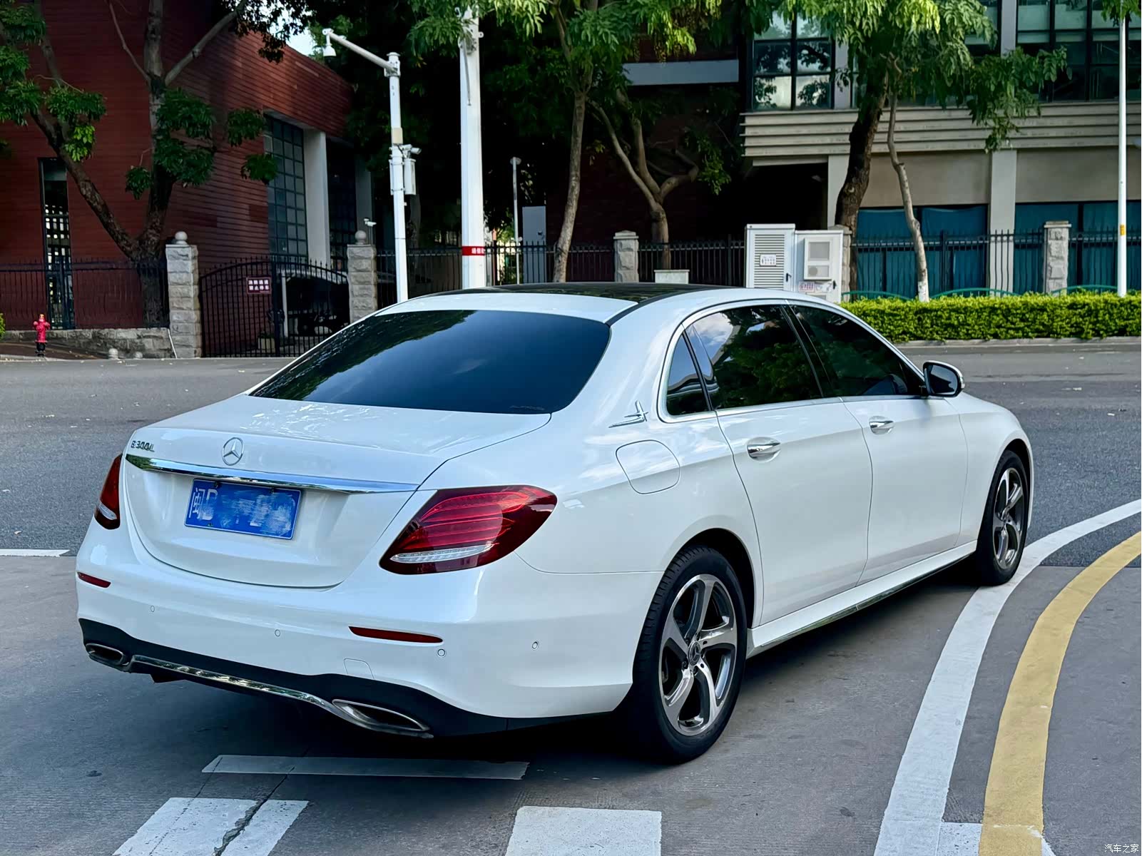 Mercedes-Benz E-Class, 2017 6