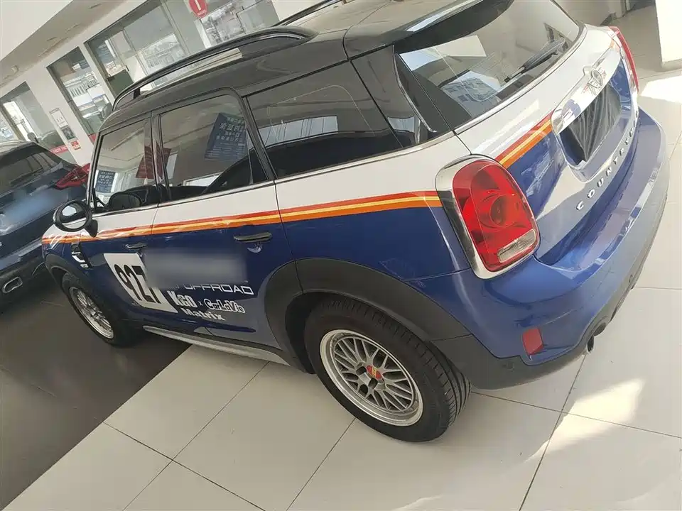 MINI COUNTRYMAN