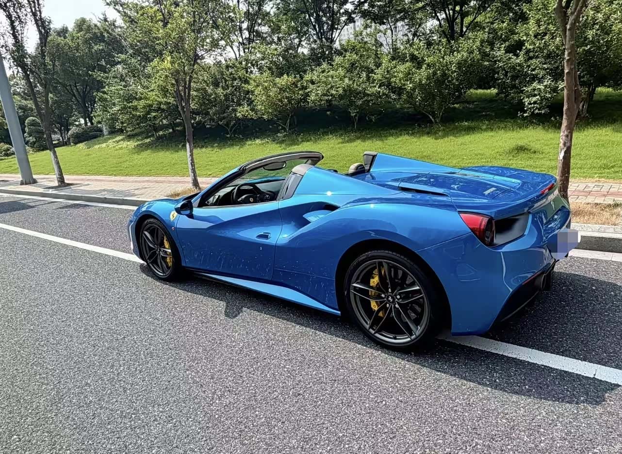 Ferrari 488, 2017 3