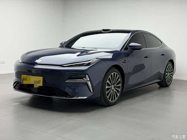 Geely 8, 2025 1