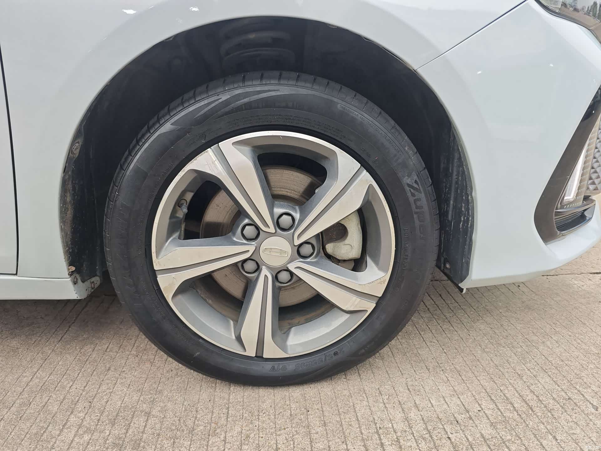 Geely Emgrand, 2023 19