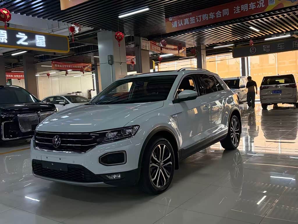 Volkswagen T-Roc 2022 280TSI DSG PLUS