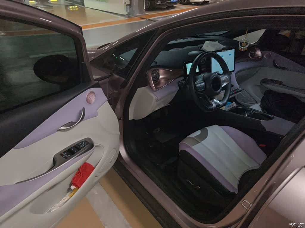 BYD Dolphin, 2022 14