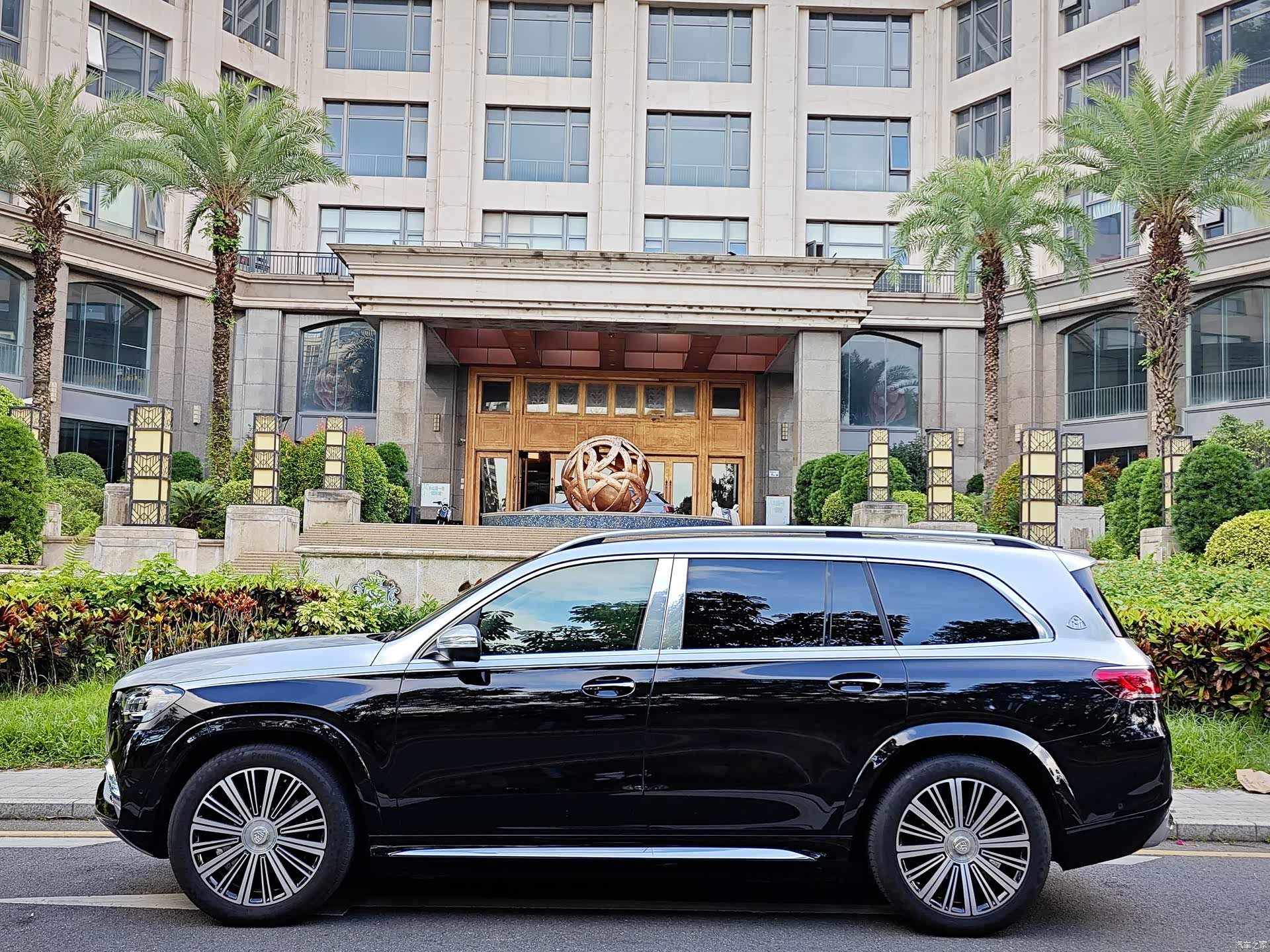 Maybach GLS, 2022 28