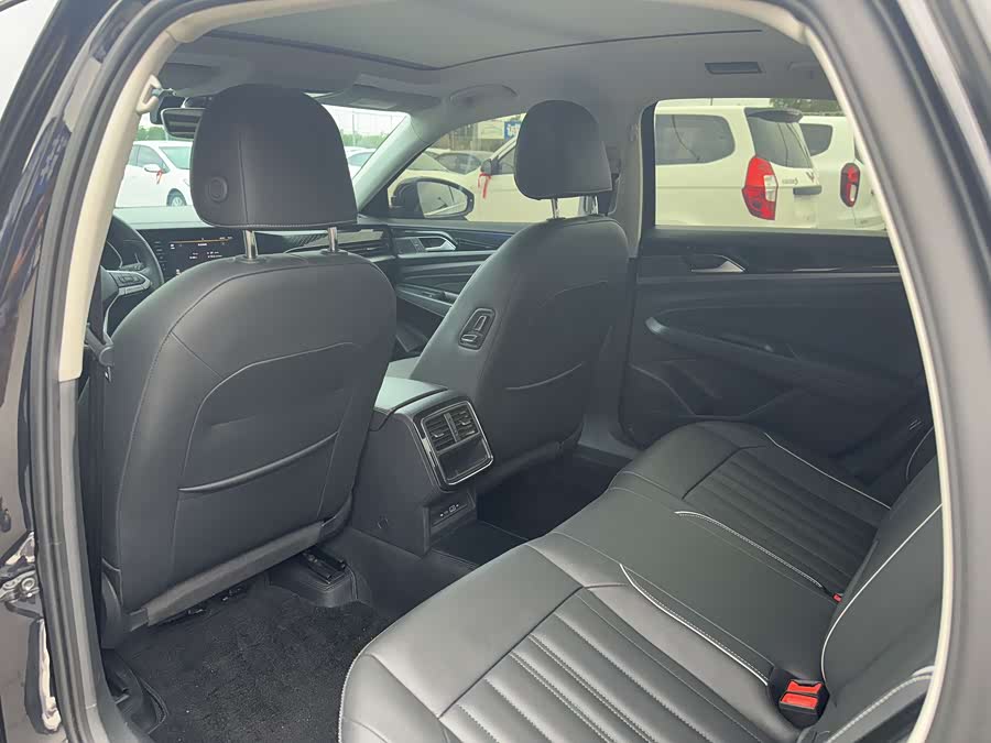 Volkswagen Passat 2022, фото 6