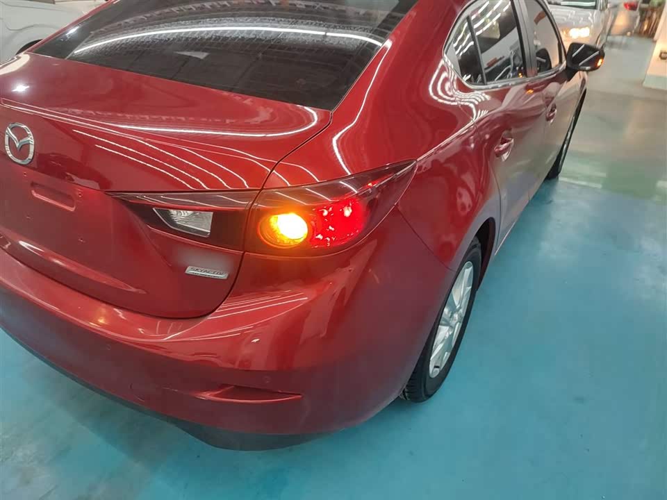 Mazda 3 Angkesaila