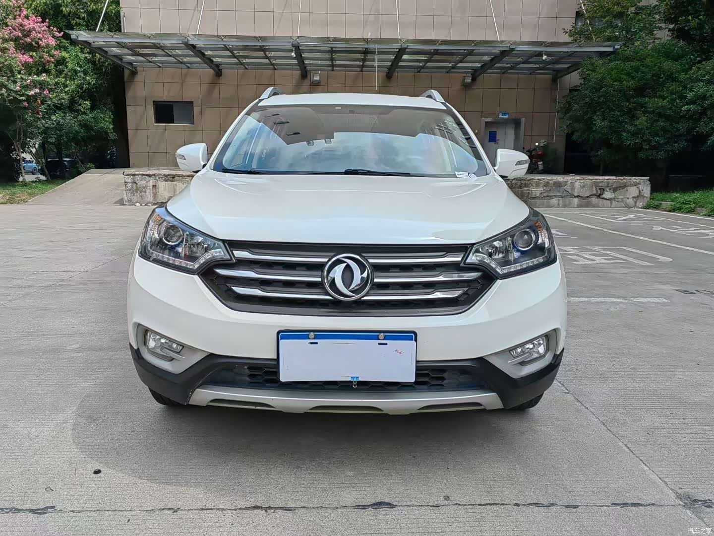 DongFeng AX7, 2015 2