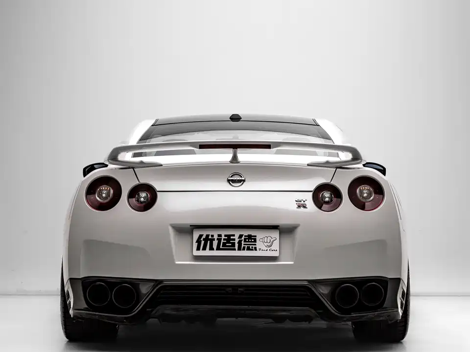 Nissan GT-R