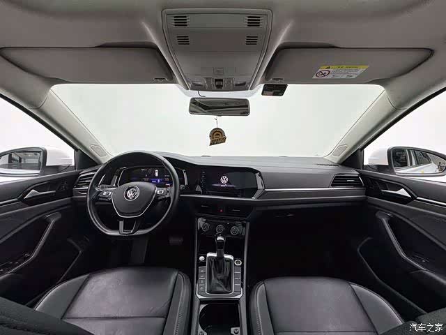 Volkswagen Sagitar, 2020 9