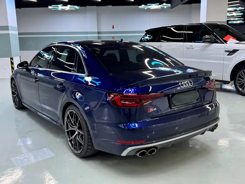 Audi S4