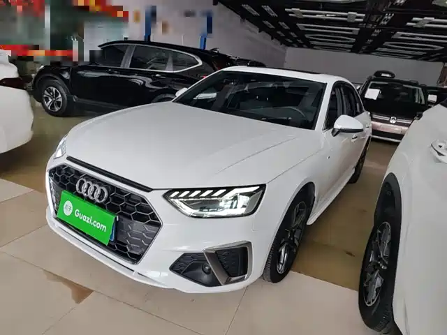 Audi A4L 2021 — купить из Китая под заказ