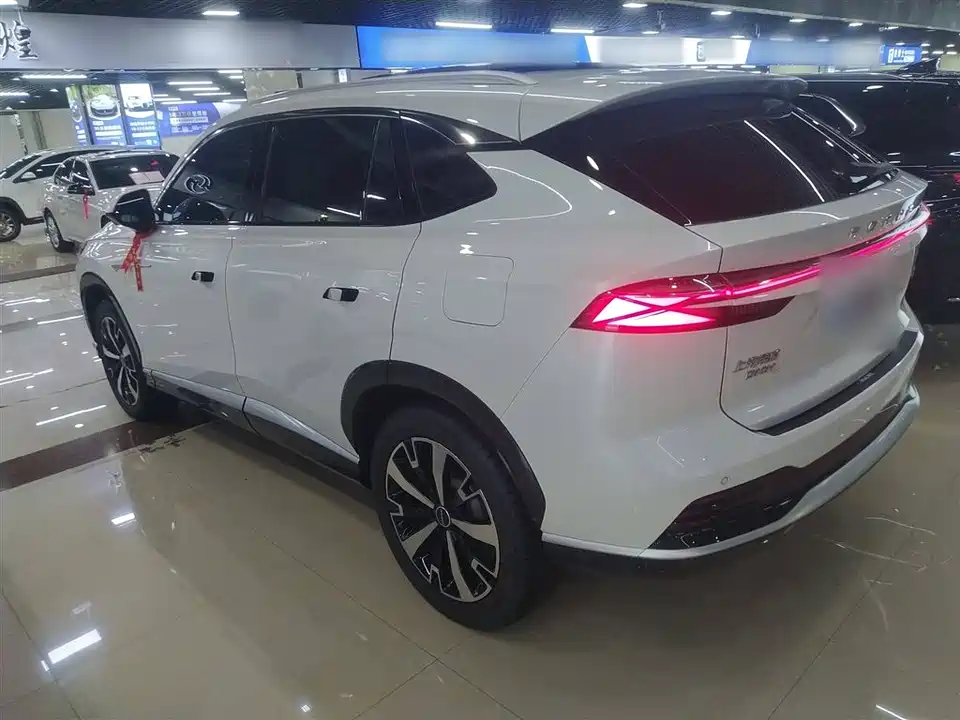 Roewe D5X DMH