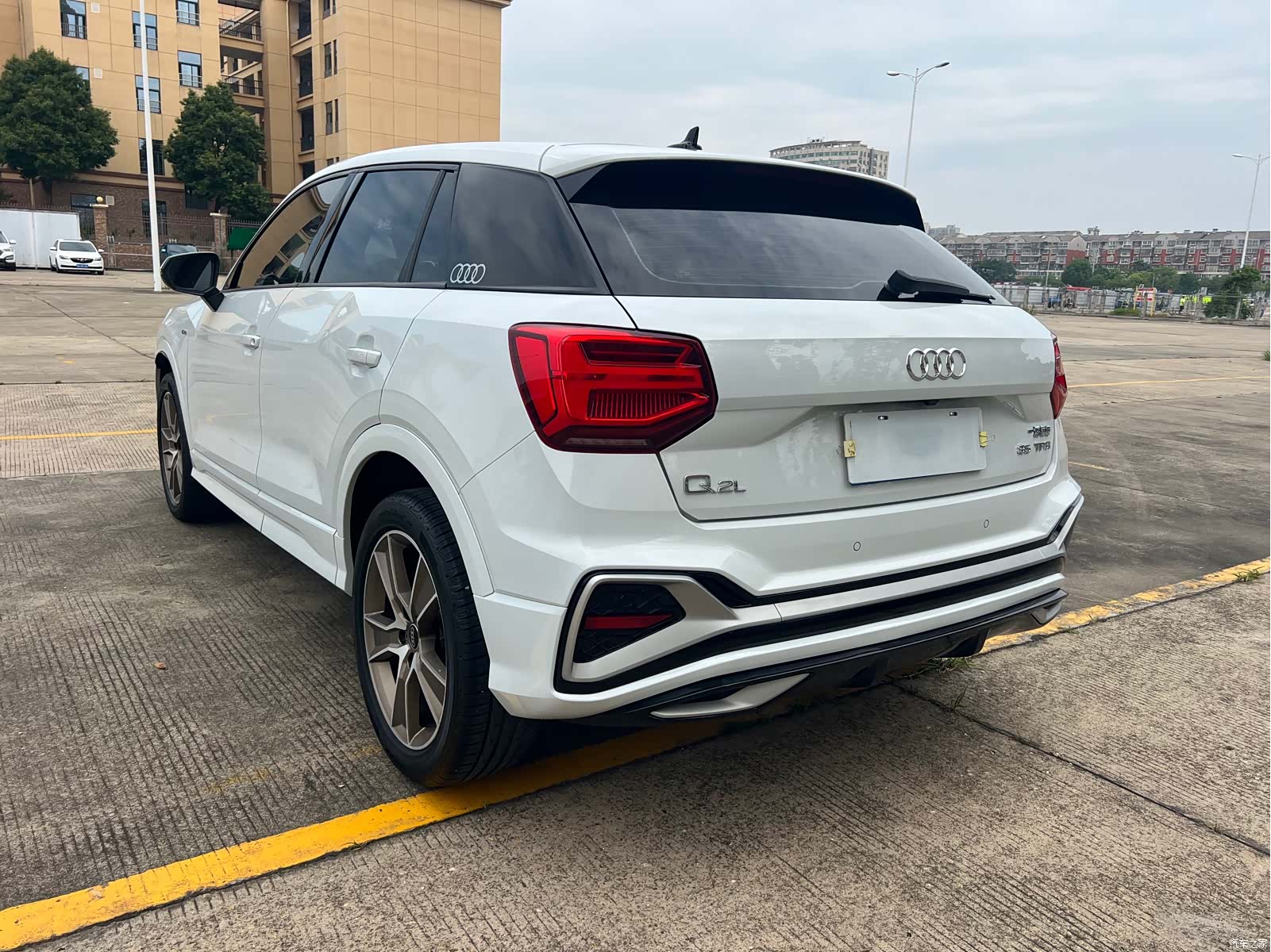 Audi Q2L, 2022 11