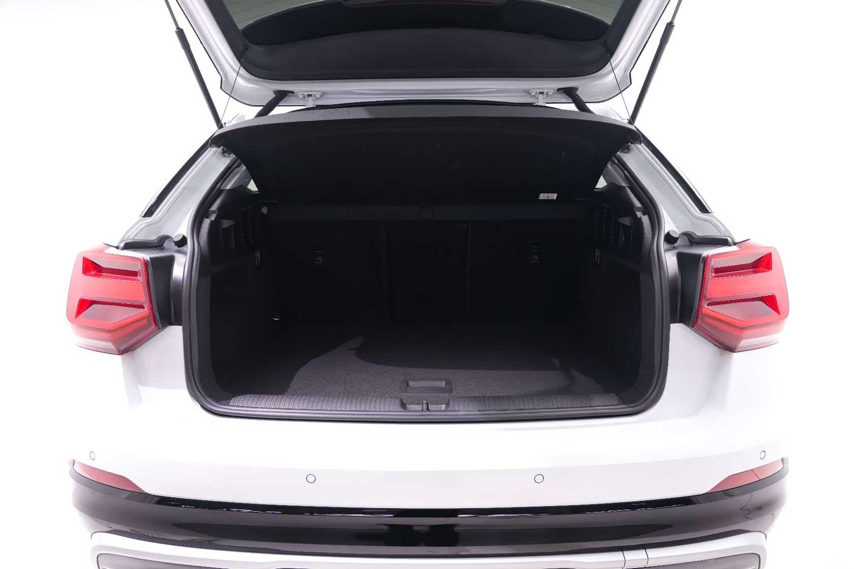 Audi Q2L, 2021 14