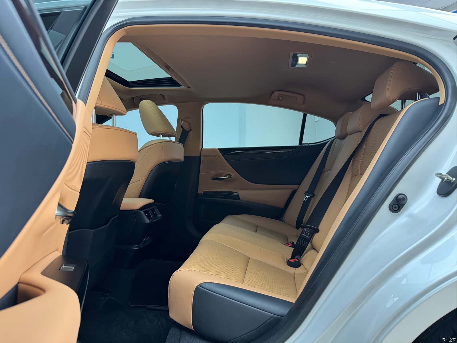 Lexus ES, 2024 8