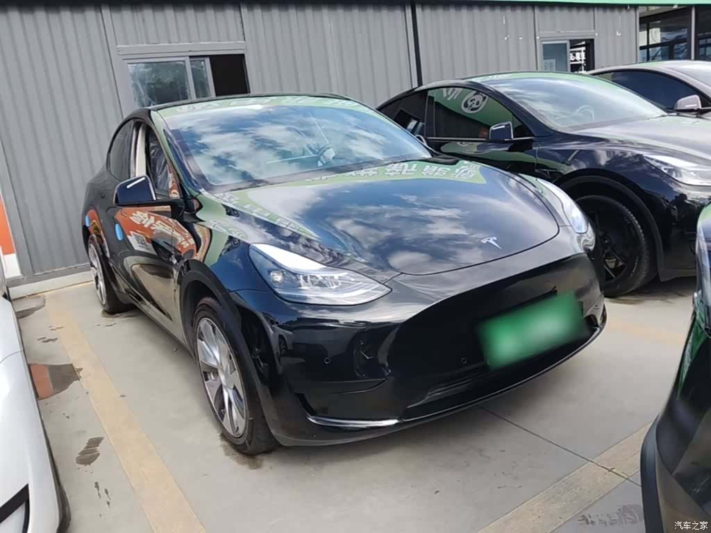 Tesla Model Y, 2023 4