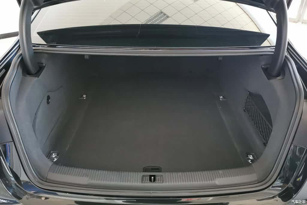 Audi A6L, 2018 4