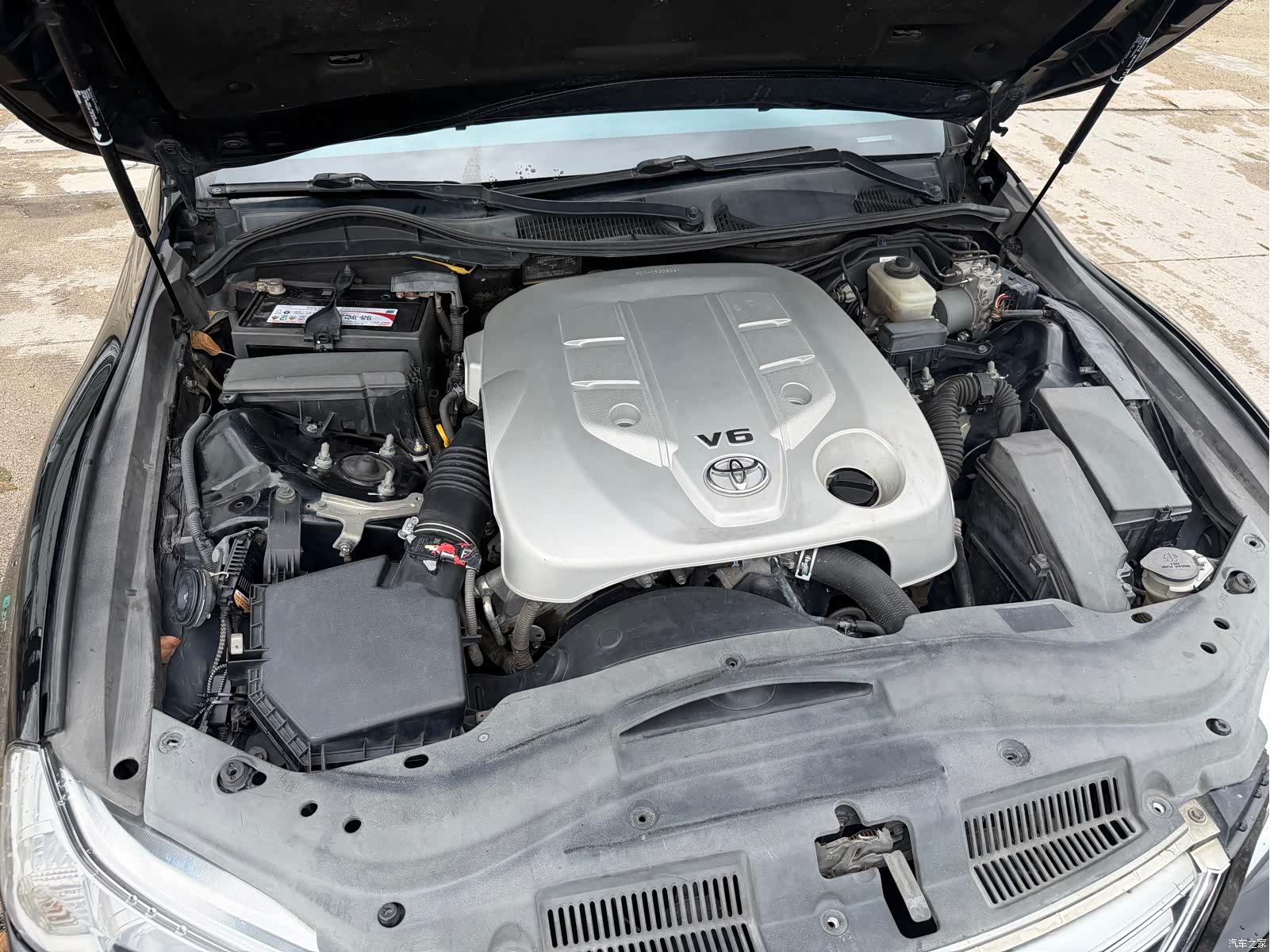 Toyota 2.5V, 2011 4