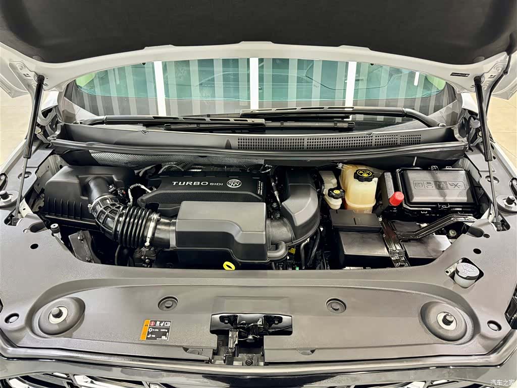 Buick GL8, 2023 11